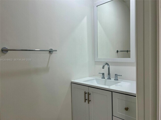 Foto del edificio - 982 Sevilla Cir