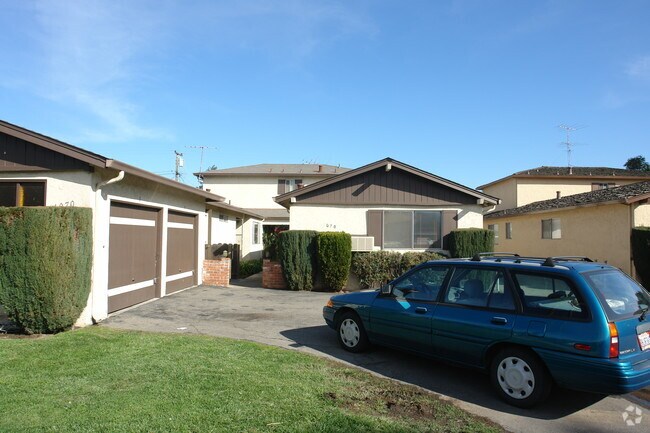 Building Photo - 1070 Topaz Ave