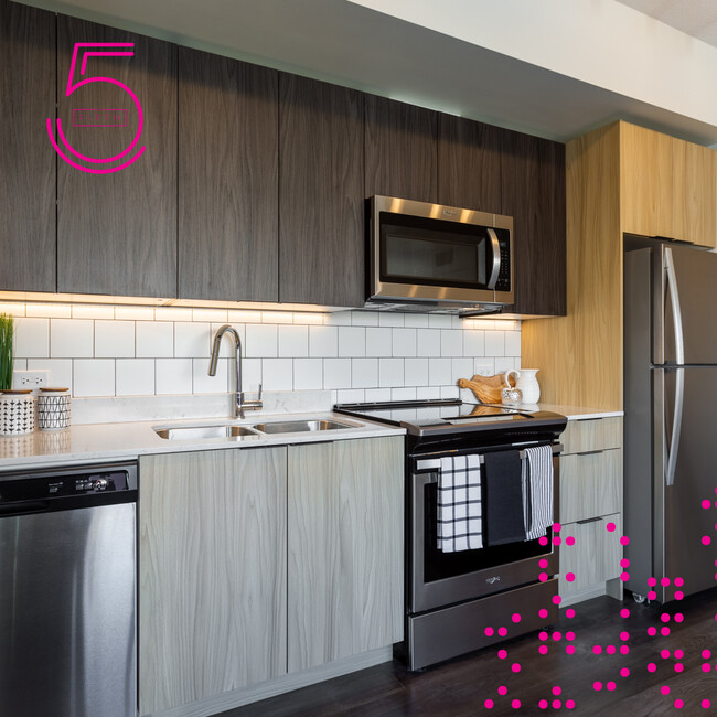 Building Photo - The Fifth