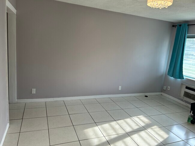 cama1 - 2230 Douglas St