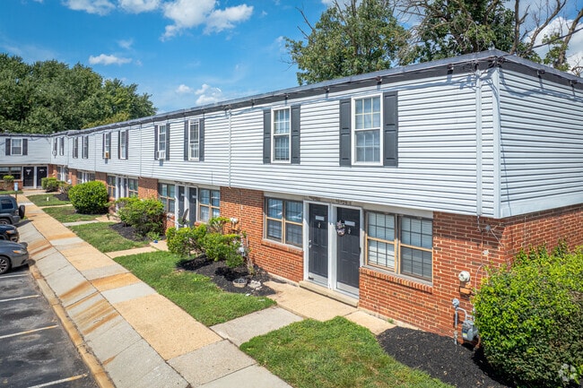 Building Photo - Riverview Townhomes
