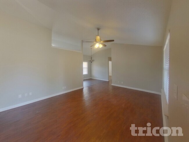 Foto del edificio - 6401 Freedom Ct