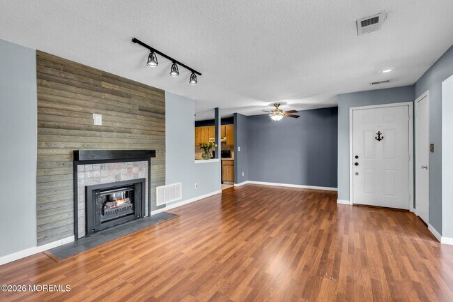 Foto del edificio - 106 Frontier Way