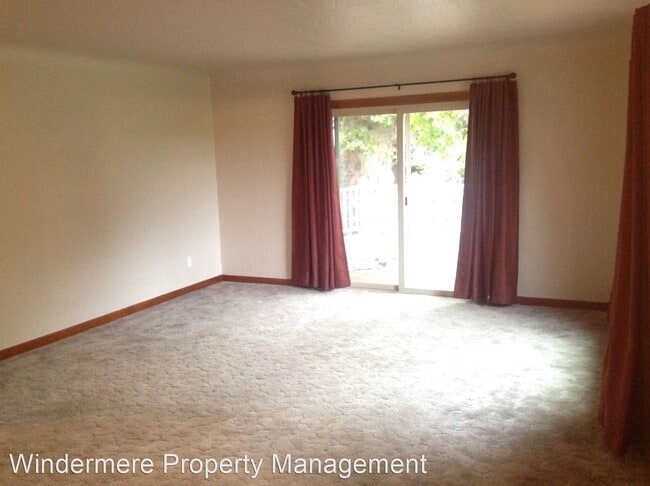 Building Photo - 2 br, 3 bath House - 615 SE 8th