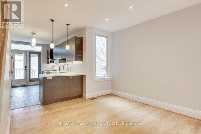 Building Photo - 262 Highfield Rd