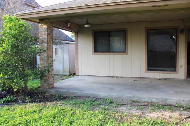 Building Photo - 14936 Sandy Creek Ct