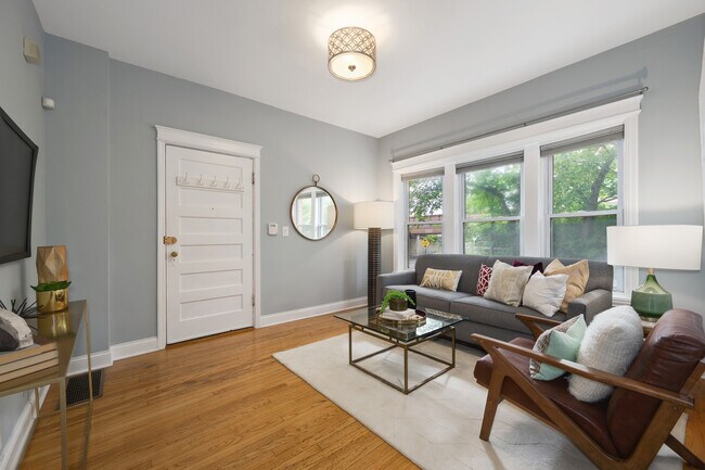 Foto del edificio - 3805 N Ravenswood Ave