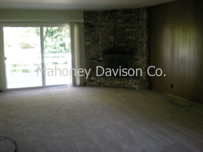 Building Photo - 550 Amber Way