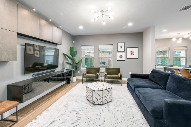 Foto del edificio - 12914 Leatherback Ln