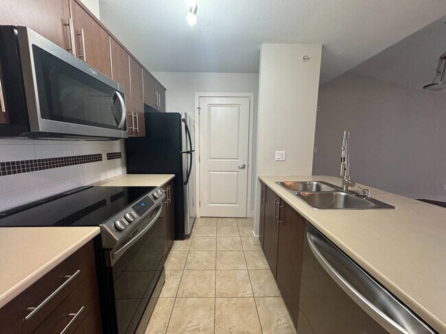 Photo du bâtiment - 12238 224 St