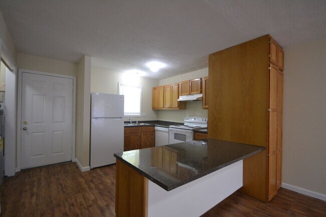Building Photo - 2 Bed 1 Bath Apartment Bolivar Mo in unit Laundry!!