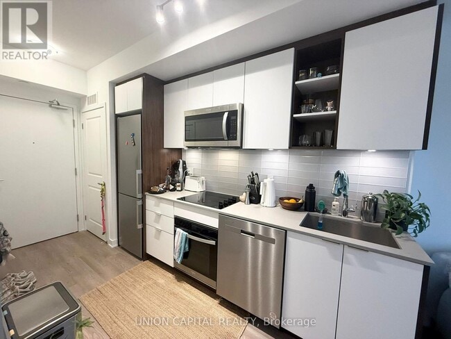 Building Photo - 543 Richmond St W