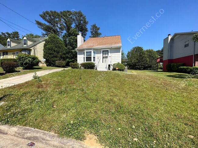 Building Photo - 1929 Linden Dr