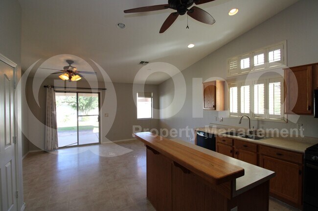 Foto del edificio - 30731 N Sunray Dr