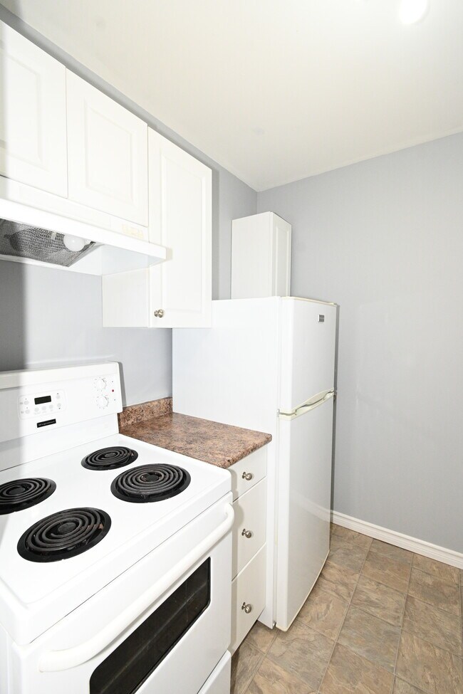 Building Photo - 4280 Quentin Ave