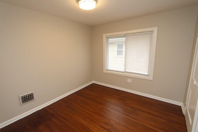 Building Photo - 448 S Huron Ave