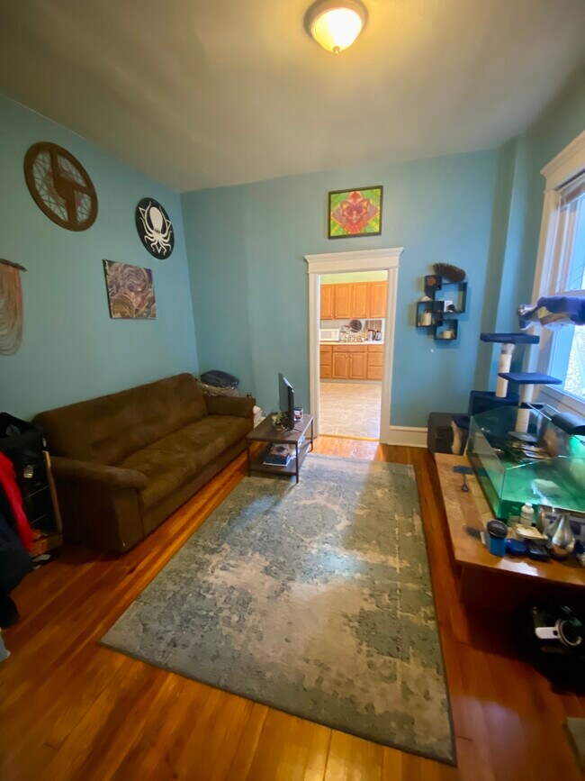 Living Room - 612 Tasker St