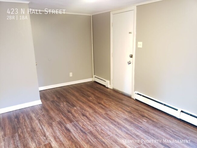 Building Photo - Single Family: 2 Bedroom / 1 Bathroom in A...