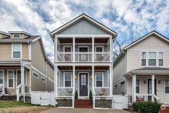 Building Photo - 517 Eastboro Dr