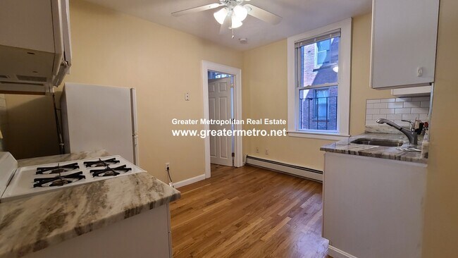 Building Photo - 157 Endicott St