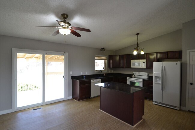 Foto del edificio - 3710 Trail Rock Pl