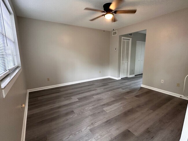 Foto del edificio - Island Townhouse-Close to Shopping and Beach!