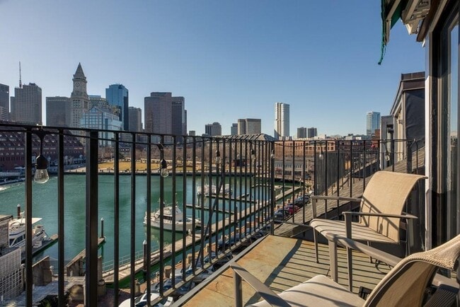 Building Photo - 65 Commercial Wharf