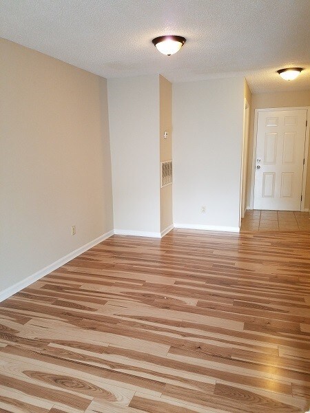 Building Photo - 2505 Stockbridge Dr
