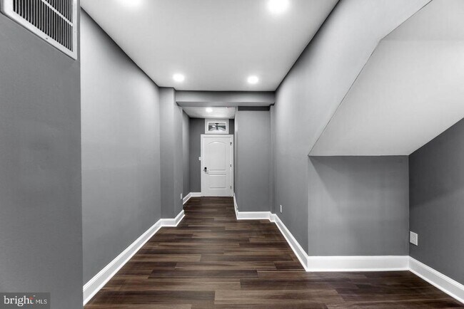 Foto del edificio - 831 Light St