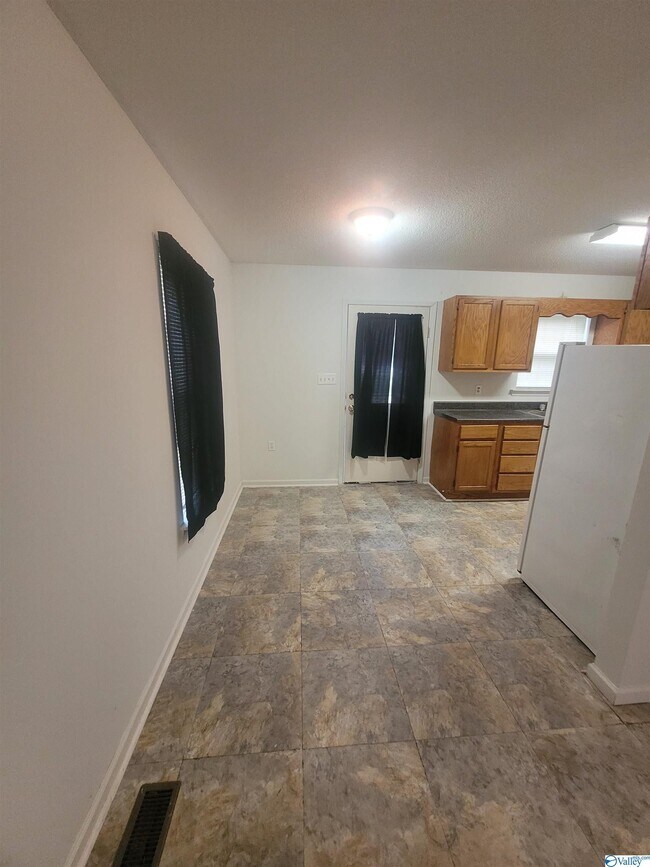 Building Photo - 3104 Sonya Dr NW