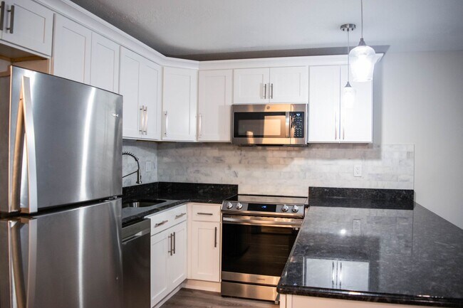 Building Photo - 2-Bed Westville Condo w/ In-unit Laundry & Off-street Parking