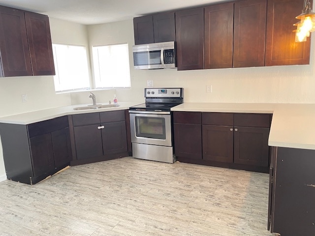 Building Photo - 1396 Terrace Dr