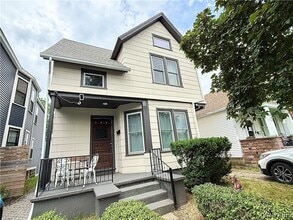 Building Photo - 460 Rhode Island St