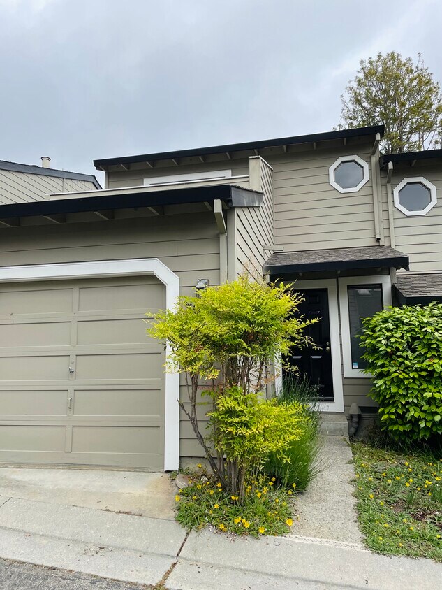 3032 McGlenn Dr, Aptos, CA 95003 Townhome Rentals in Aptos CA