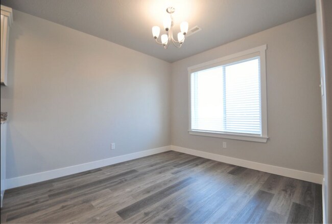 Building Photo - 2031 N 350 E