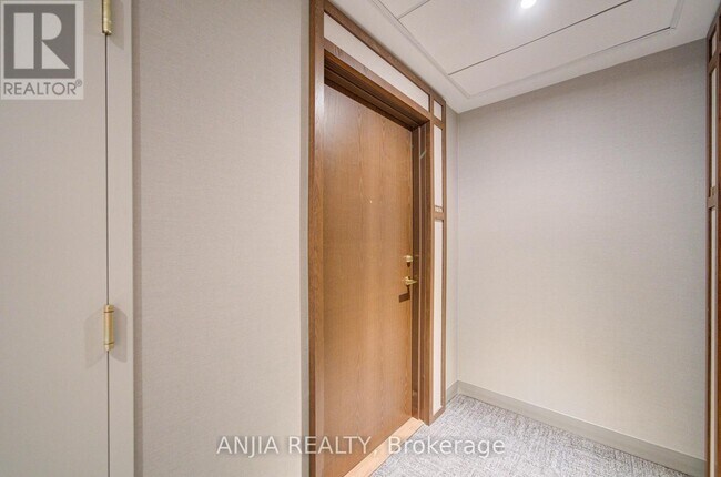 Photo du bâtiment - 1000-1000 Portage Pkwy