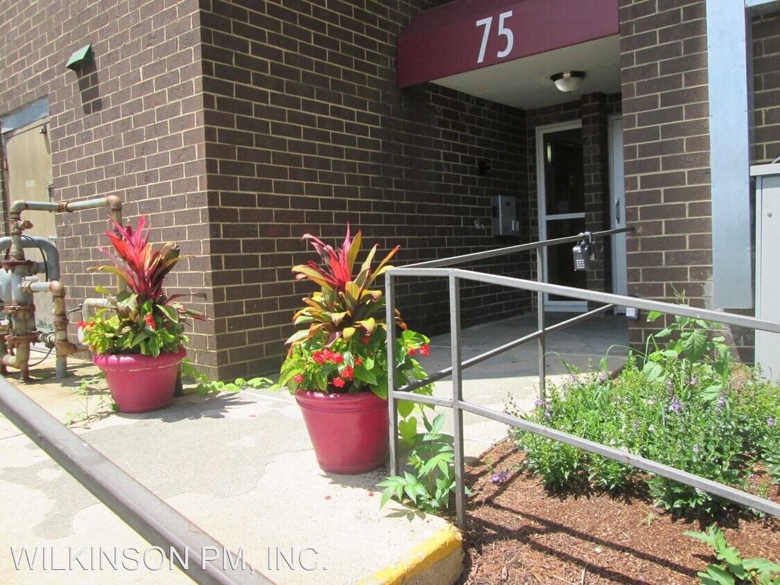 Foto principal - 2 br, 2 bath House - 75 S. Reynolds St #409