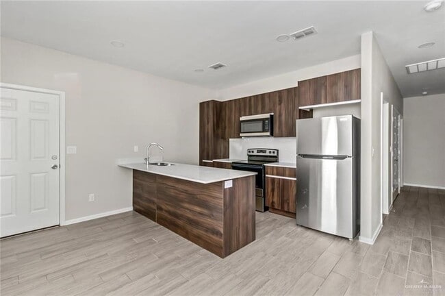 Building Photo - 1309 W Sucre Dr