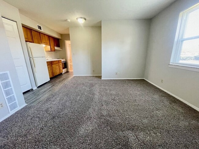 Photo - 2504 Langdon Dr Apartment