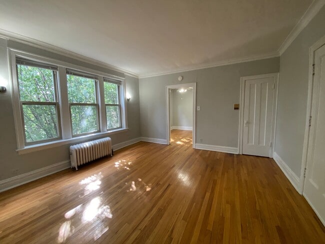 Building Photo - 1525 W Estes Ave