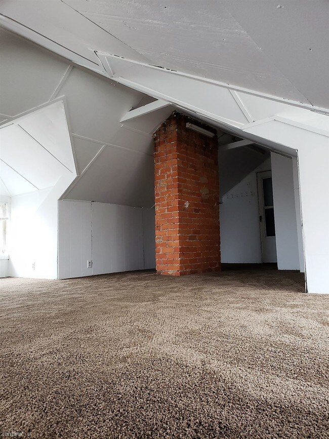 Foto del edificio - 3 br, 1 bath Duplex - 123 College Pl Unit # 2