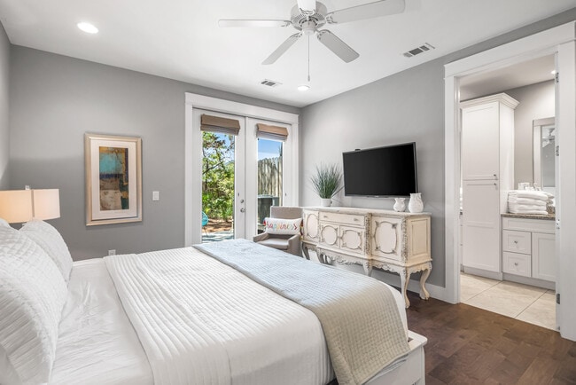 Building Photo - 4923 E County Hwy 30A