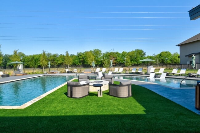 02-DSC0006_7_8_9 - The Palo Townhomes