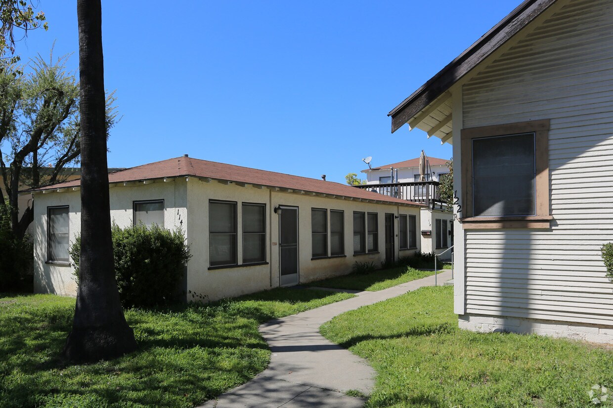 Primary Photo - 114-122 E 5th Ave