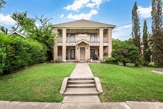 Building Photo - 5507 1/2 Reiger Ave