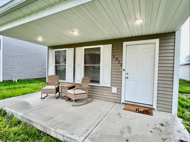 Building Photo - Quiet NEW home Greensburg, Indiana