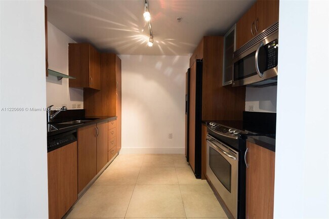 Building Photo - 18800 NE 29th Ave