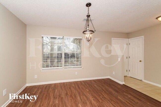 Building Photo - 7821 Southview Ln