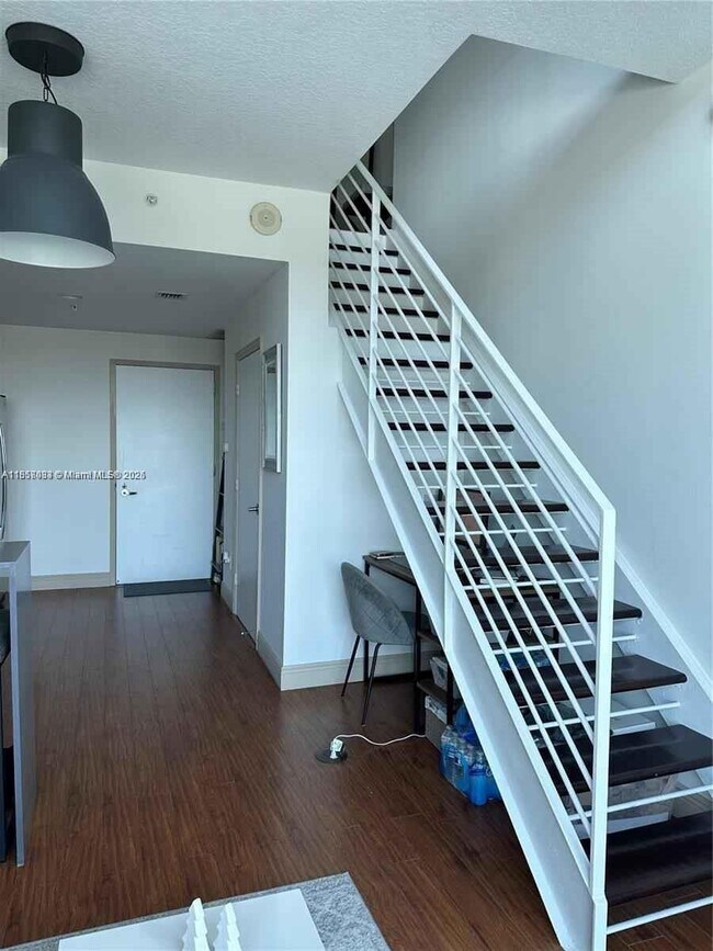 Foto del edificio - 60 SW 13th St