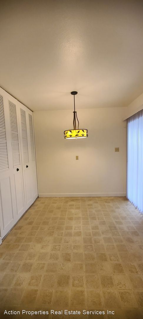 Building Photo - 3 br, 2 bath House - 510 Sierra Blvd
